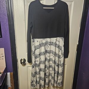 Chic Black and White Music Print Midi Dress